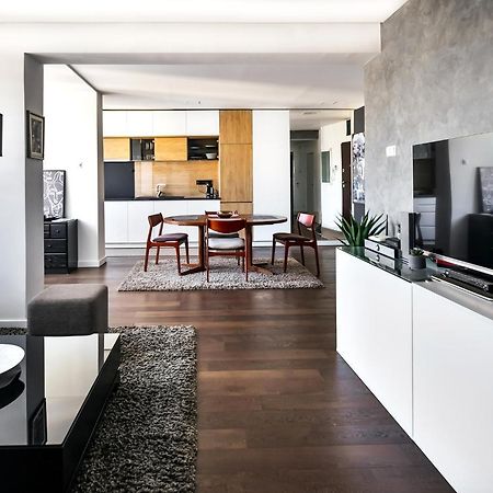 2 Bedroom Penthouse In City Center, Free Parking ซาราเยโว ภายนอก รูปภาพ