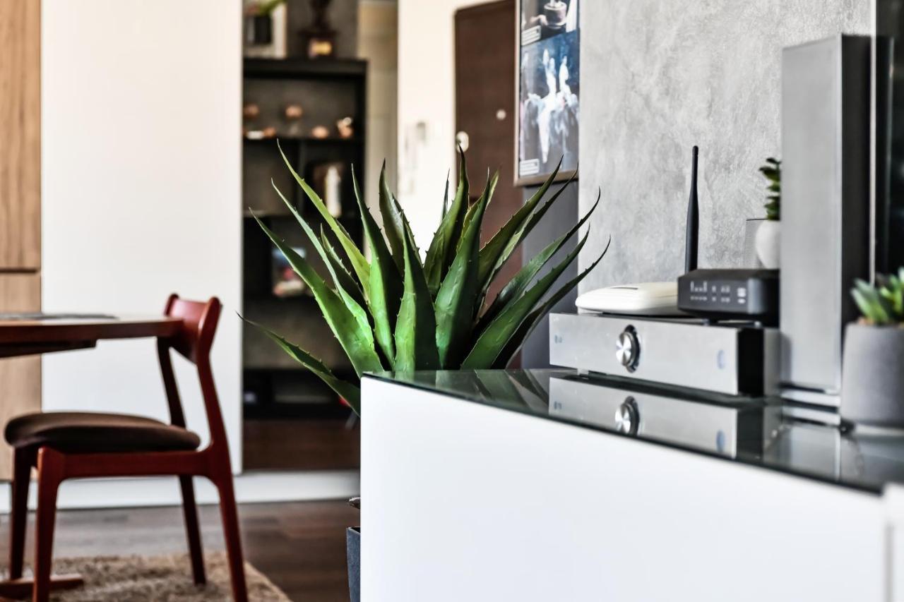 2 Bedroom Penthouse In City Center, Free Parking ซาราเยโว ภายนอก รูปภาพ