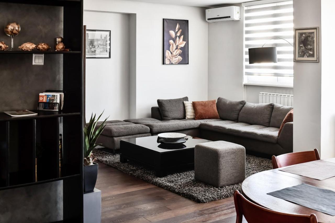 2 Bedroom Penthouse In City Center, Free Parking ซาราเยโว ภายนอก รูปภาพ