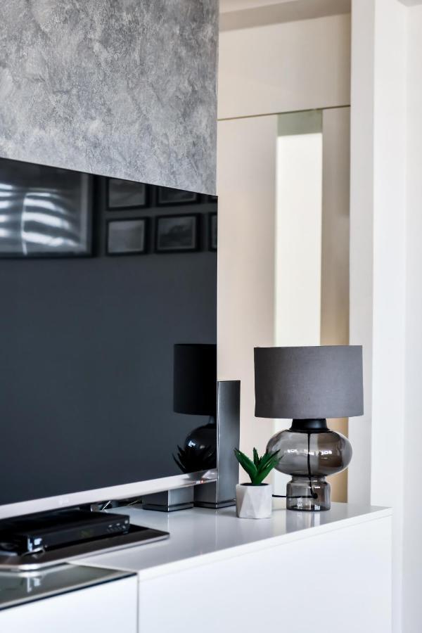2 Bedroom Penthouse In City Center, Free Parking ซาราเยโว ภายนอก รูปภาพ